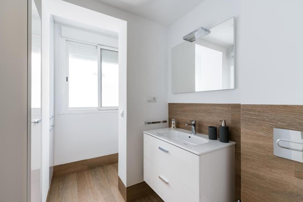 Moderno En Triana 2 Y Aire Acondicionado Apartament *
